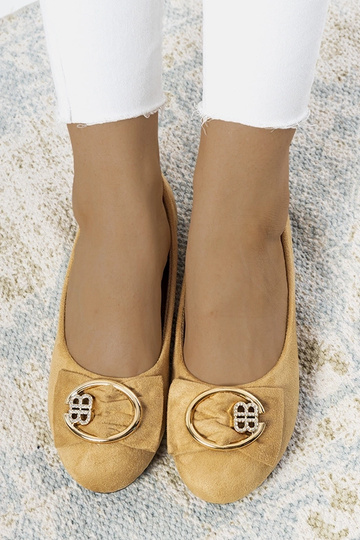 Beige Ballerinas mit Ribero-Schnalle 2