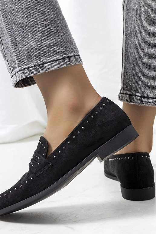 Schwarze Leder-Halbschuhe mit Nieten,...