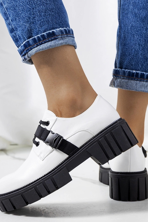 Weiße Schuhe mit Traktorsohle Marike Weiße Schuhe mit Traktorsohle Marike