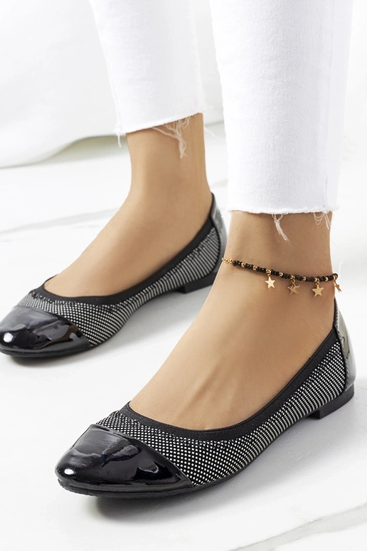 Jonna – Schwarze Ballerinas mit Punkten Jonna – Schwarze Ballerinas mit Punkten