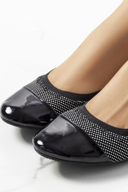 Jonna – Schwarze Ballerinas mit Punkten Jonna – Schwarze Ballerinas mit Punkten