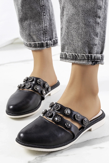 Schwarze Flip-Flops mit Nieten Asselt