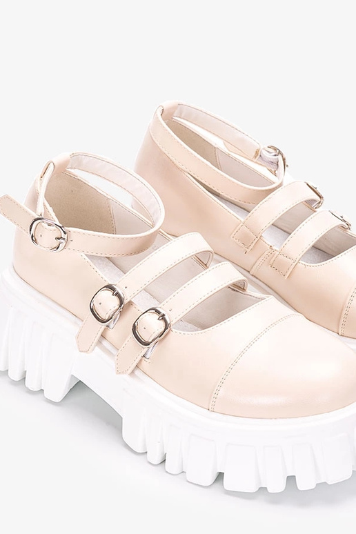 Beige Halbschuhe auf Traktorreifen,...