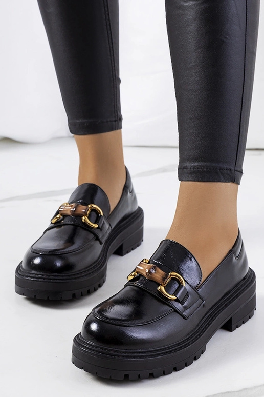 Schwarze Mokassins, „Kemze"