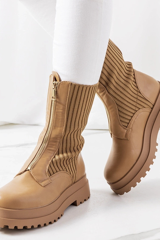 Braune Stiefeletten mit Sockenschaft... Braune Stiefeletten mit Sockenschaft...