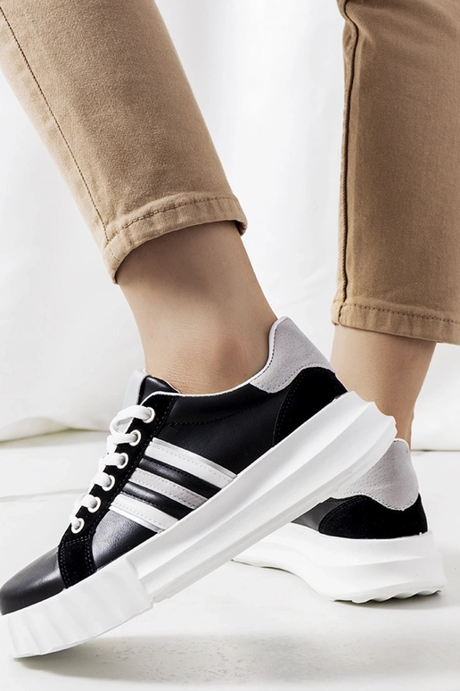 Schwarze Plateau-Sneakers „Prinsep“ Schwarze Plateau-Sneakers „Prinsep“