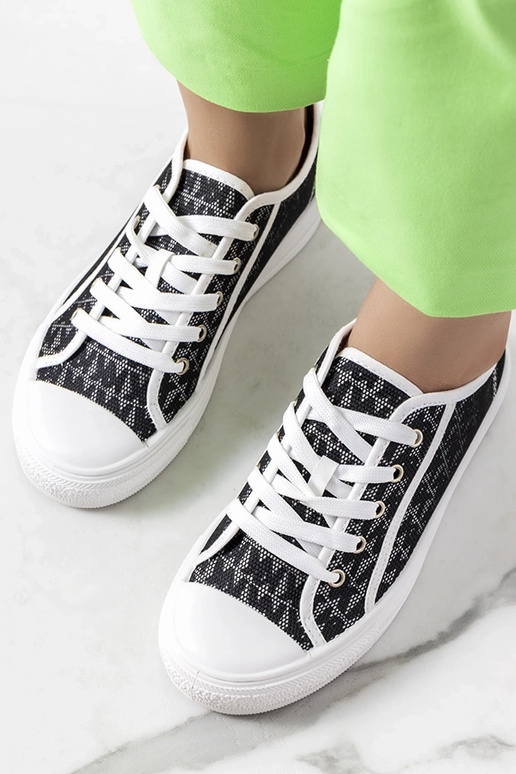 Schwarze Chelms-Sneakers Schwarze Chelms-Sneakers