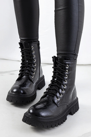 Schwarze Stiefel, „Raisa" 2