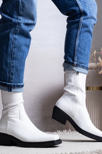 Weiße Stiefel mit Absatz,...