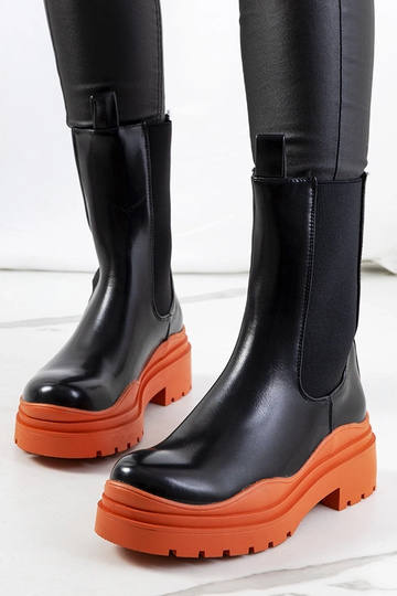 Schwarze Stiefel mit...
