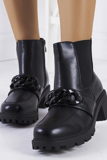 Schwarze Stiefeletten mit Kette, „Bilka"