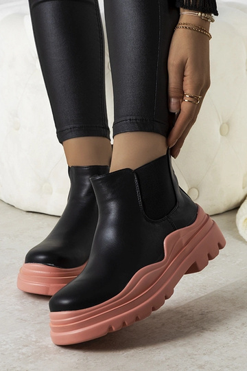 Schwarze Stiefeletten auf... 2