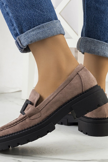 Braune Schuhe aus... 2