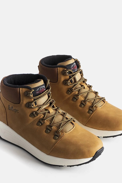 Braune isolierte Stiefel...