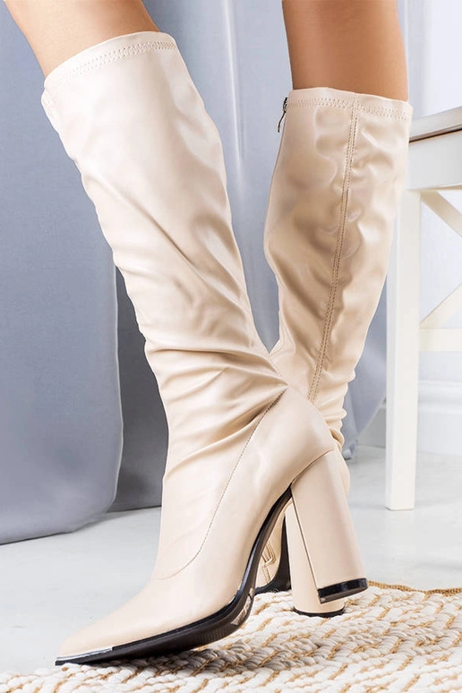 Beige Stiefeletten von Velass Beige Stiefeletten von Velass