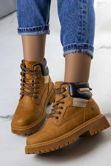 Braune isolierte Nadel-Stiefel 2