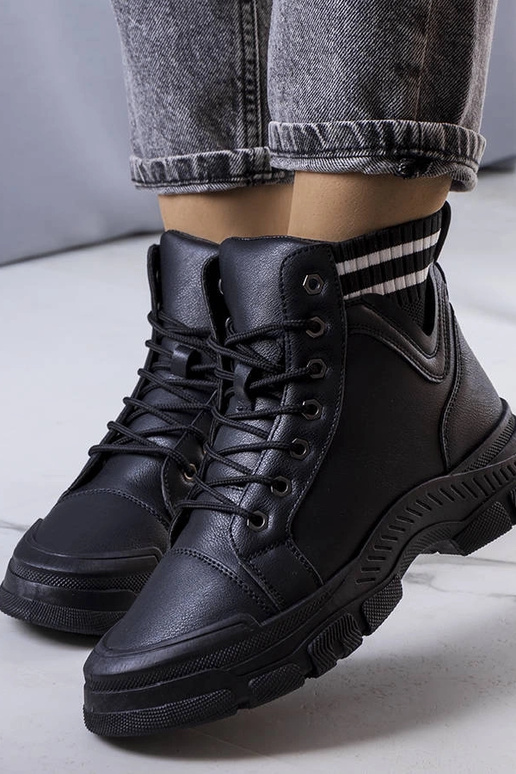 Schwarze isolierte Stiefel von Innes