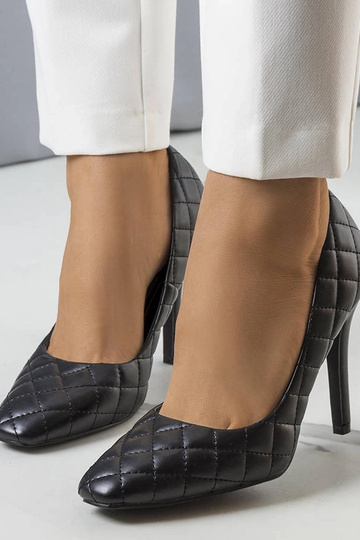 Schwarze gesteppte Pumps von Nadelia