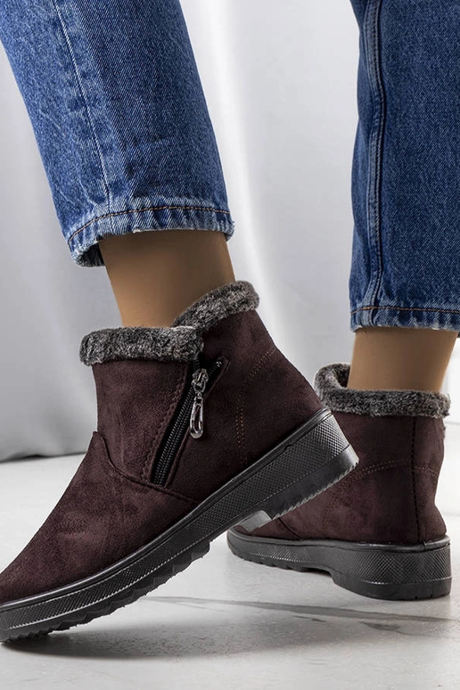 Braune isolierte Schneestiefel mit... Braune isolierte Schneestiefel mit...