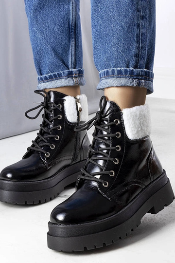 Schwarze Winterstiefel mit...