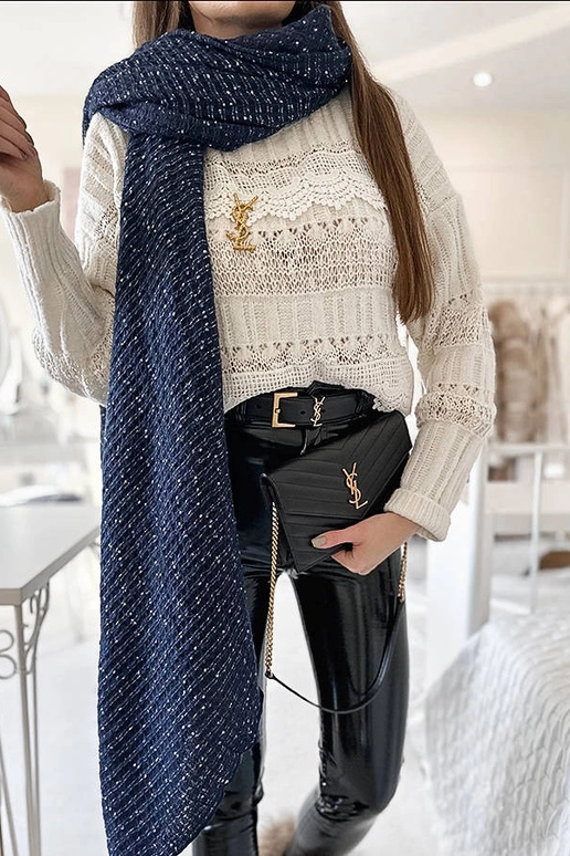 Khalil – marineblauer Schal mit Punkten