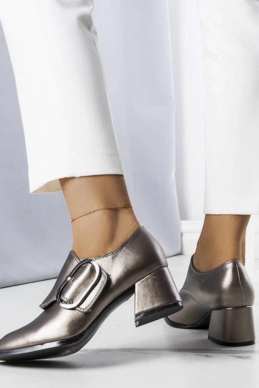 Graue Pumps mit Blockabsatz von Ailani Graue Pumps mit Blockabsatz von Ailani