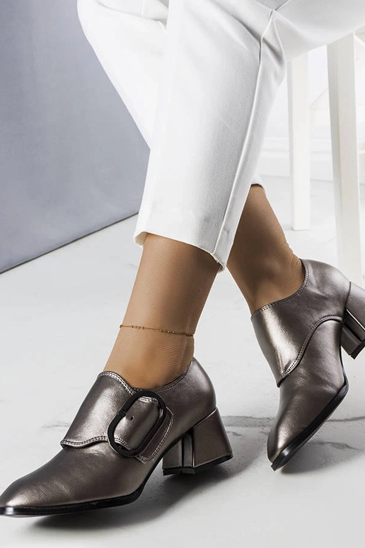 Graue Pumps mit Blockabsatz von Ailani Graue Pumps mit Blockabsatz von Ailani