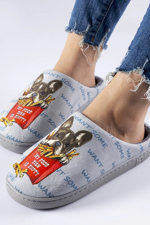 Graue, weiche Pommes-Hausschuhe