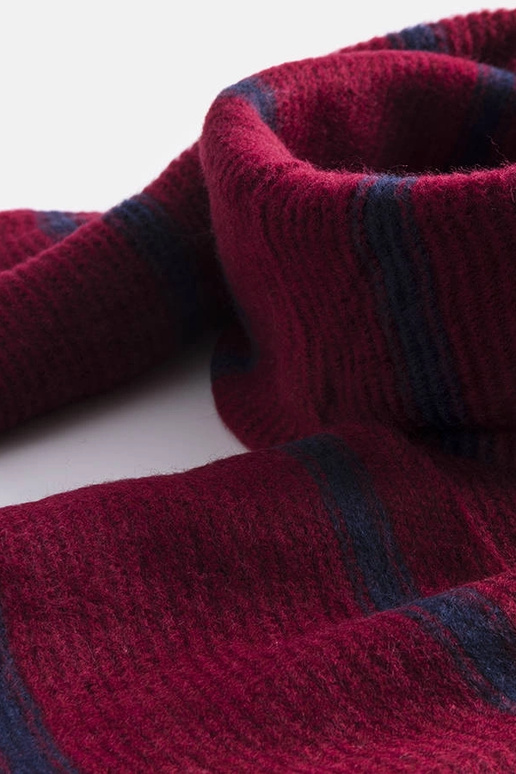 Burgunderfarbener Schal mit... Burgunderfarbener Schal mit...