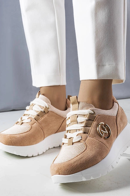 Sandfarbene Sportschuhe mit Plateau,...