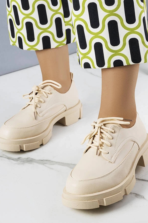 Beige Schuhe mit massiver Sohle Kay Beige Schuhe mit massiver Sohle Kay