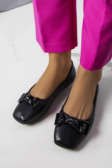 Schwarze Ballerinas... 2