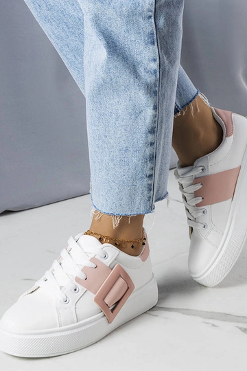 Weiße Sneaker verziert mit...