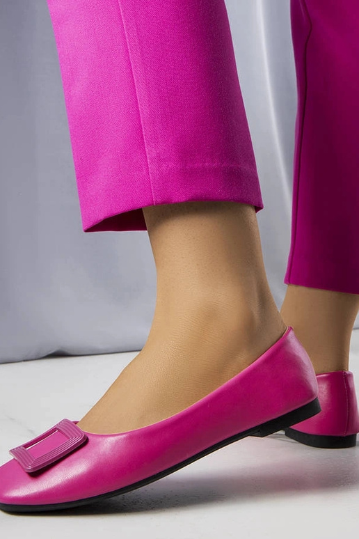 Rosa Ballerinas mit Sheller-Schnalle Rosa Ballerinas mit Sheller-Schnalle