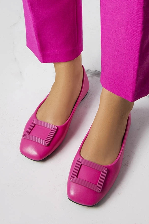 Rosa Ballerinas mit Sheller-Schnalle Rosa Ballerinas mit Sheller-Schnalle