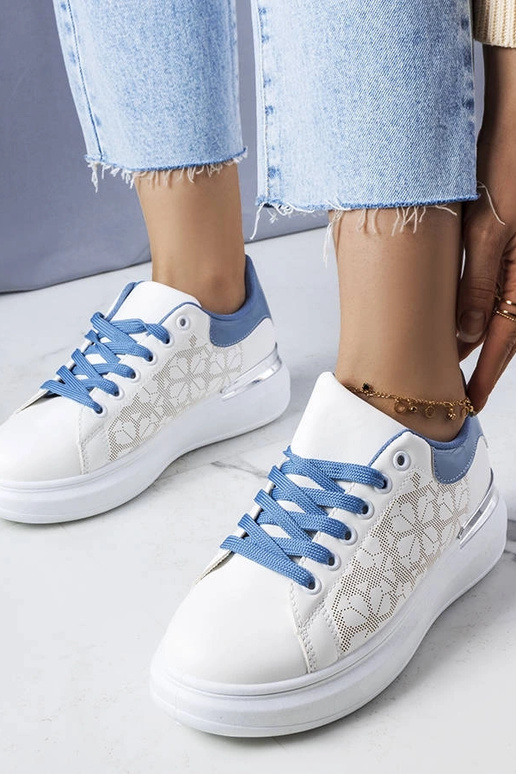 Erins weiß-blaue perforierte Schuhe Erins weiß-blaue perforierte Schuhe