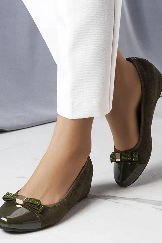 Grüne Ballerinas mit überzogenem... Grüne Ballerinas mit überzogenem...