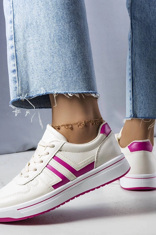 Cremefarbene Sneakers mit rosa... Cremefarbene Sneakers mit rosa...