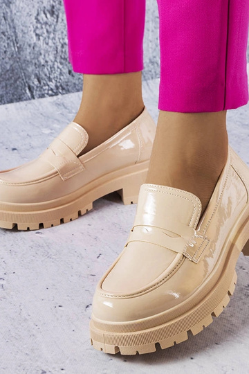 Beigefarbene Phaneuf-Schuhe aus Lackleder