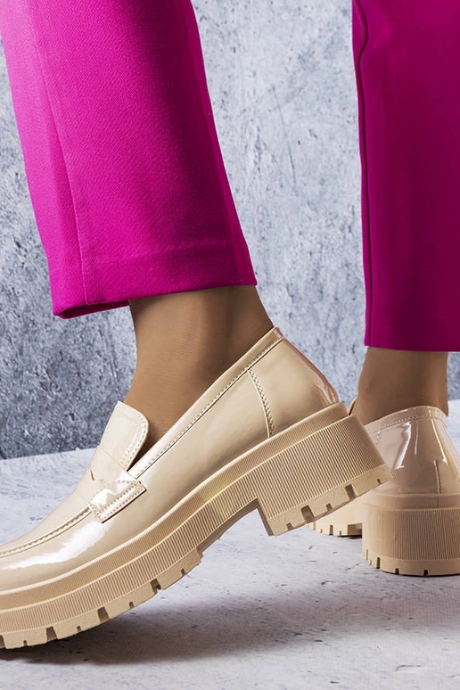 Beigefarbene Phaneuf-Schuhe aus... Beigefarbene Phaneuf-Schuhe aus...