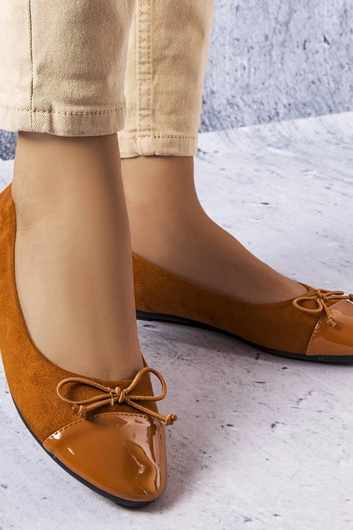 Braune Ballerinas mit Lackspitze Simard Braune Ballerinas mit Lackspitze Simard