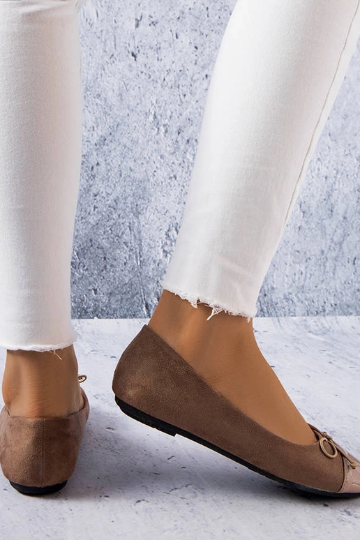 Braune Ballerinas mit Lackspitze Simard Braune Ballerinas mit Lackspitze Simard