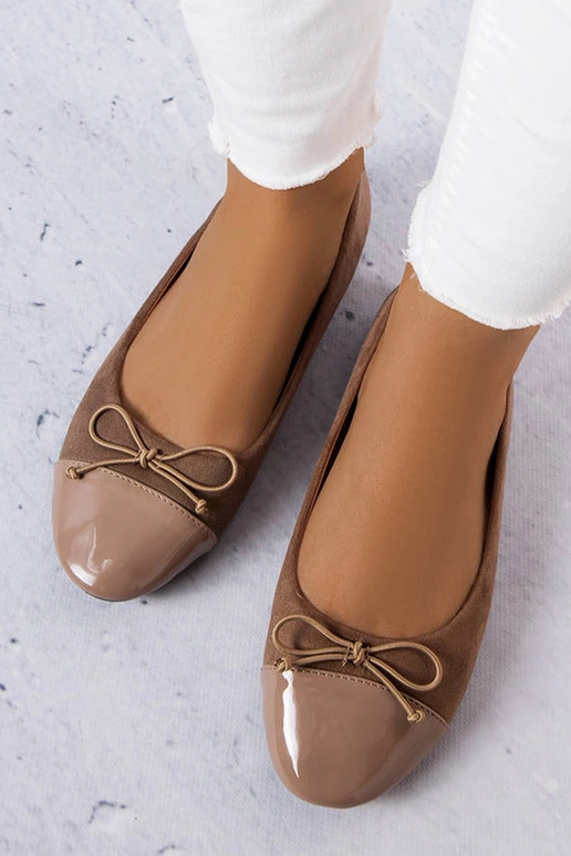 Braune Ballerinas mit Lackspitze Simard Braune Ballerinas mit Lackspitze Simard