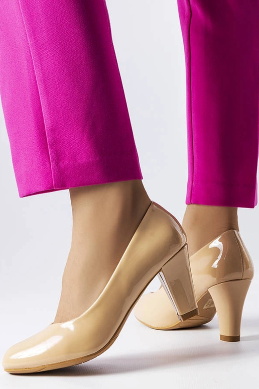 Beige Pumps aus Lackleder von Burkett