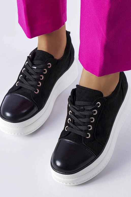 Schwarze Schuhe auf Plattform,...