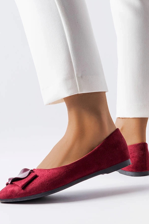 Burgunderrote Ballerinas mit... Burgunderrote Ballerinas mit...