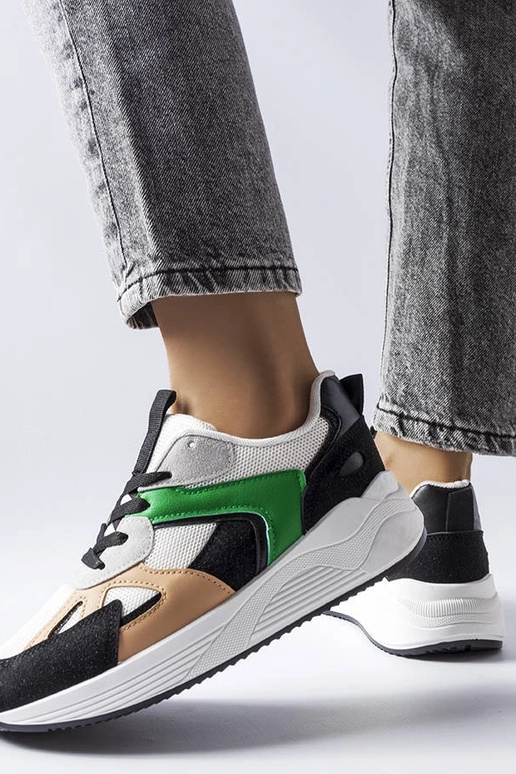 Schwarze Sportschuhe aus...