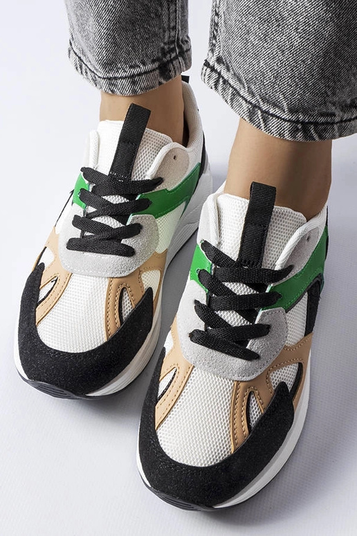 Schwarze Sportschuhe aus...