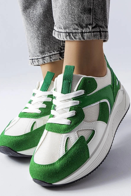 Grüne Sneakers aus Kombinationstoffen... Grüne Sneakers aus Kombinationstoffen...