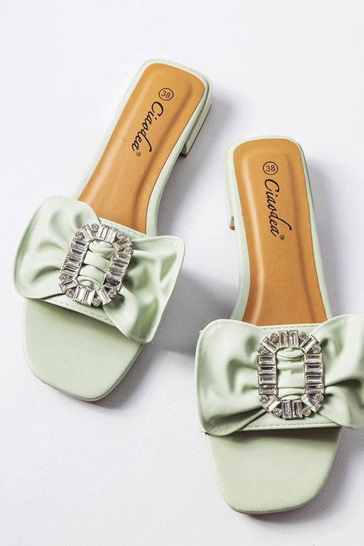 Grüne elegante Sandalen mit Zirkonen...